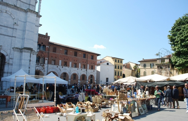 Mercato dell'antiquariato di Lucca